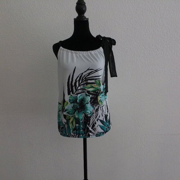 White & Green Floral cute Top, Size: Small - Picture 2 of 10